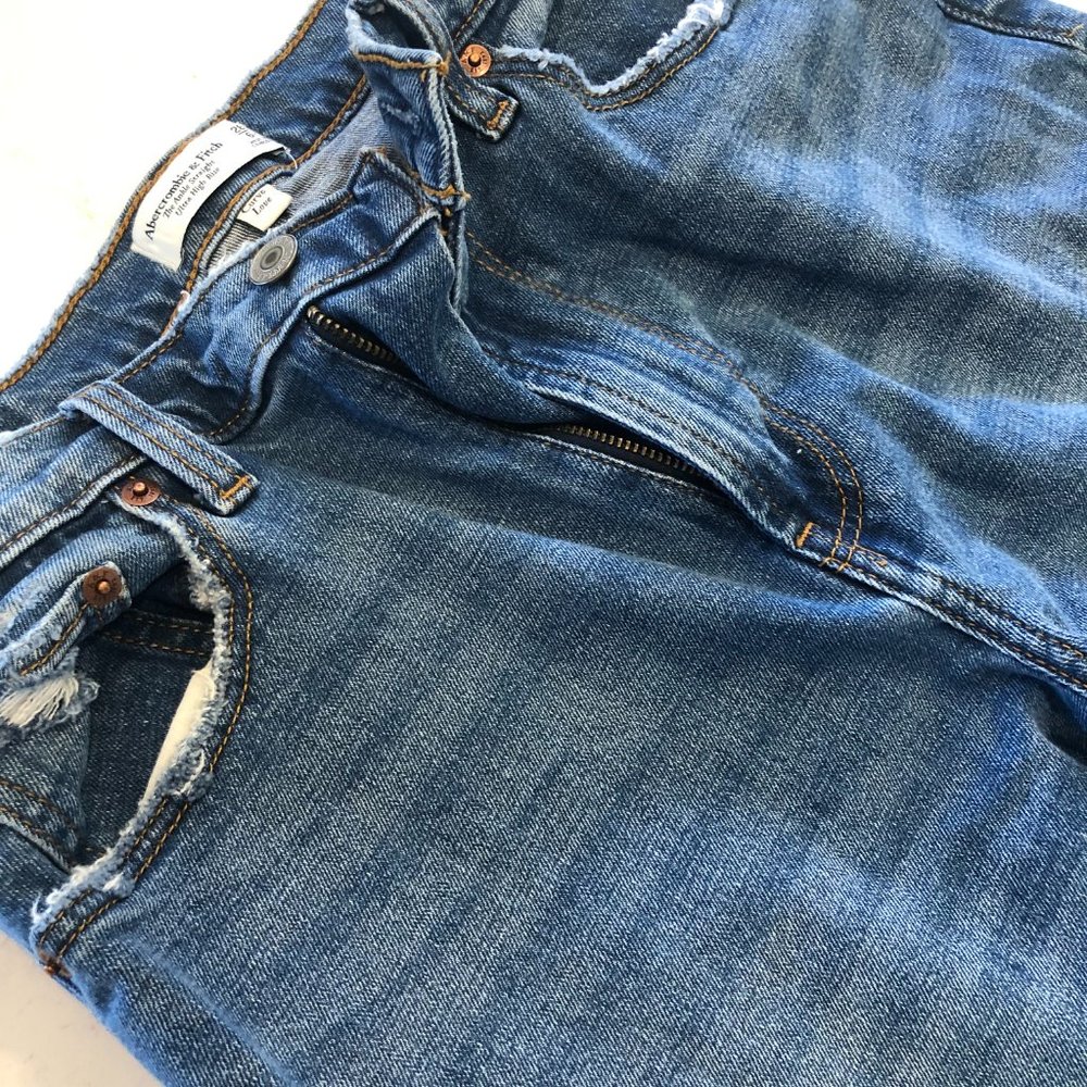 Abercrombie Straight Leg Curve Love Jeans